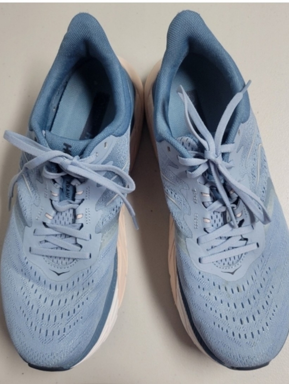 Hoka One One Arahi 5 Wide Women,s Size 10.5 D Wide.